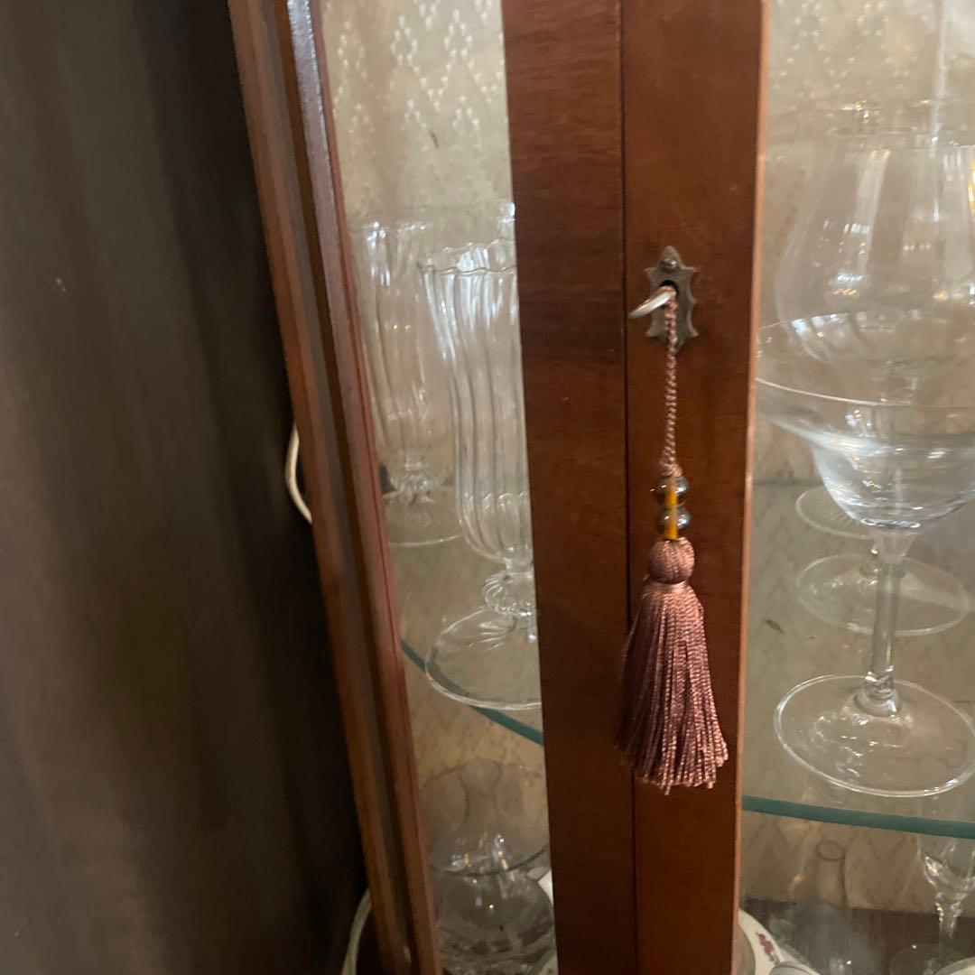 木製円形キャビネット ガラス扉付き