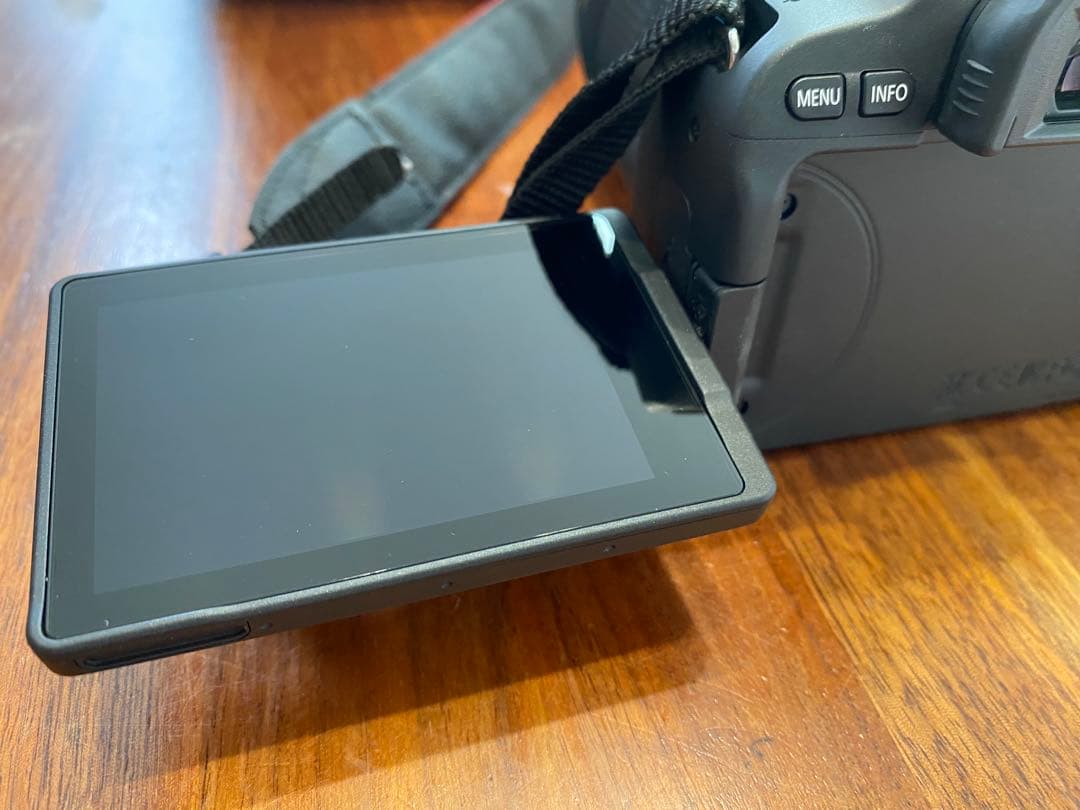 美品　最終値下げ　一眼レフカメラ　デジタルEOS Kiss X9