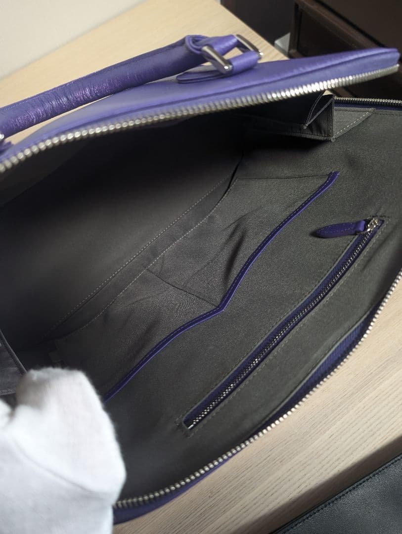 美品　限定色　Business Leather Factory　ブガッティバッグ