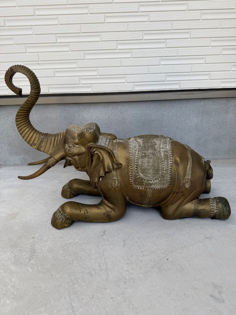 超貴重、超希少、当時物、ディスコMAHARAJAの象のオブジェ(真鍮製)
