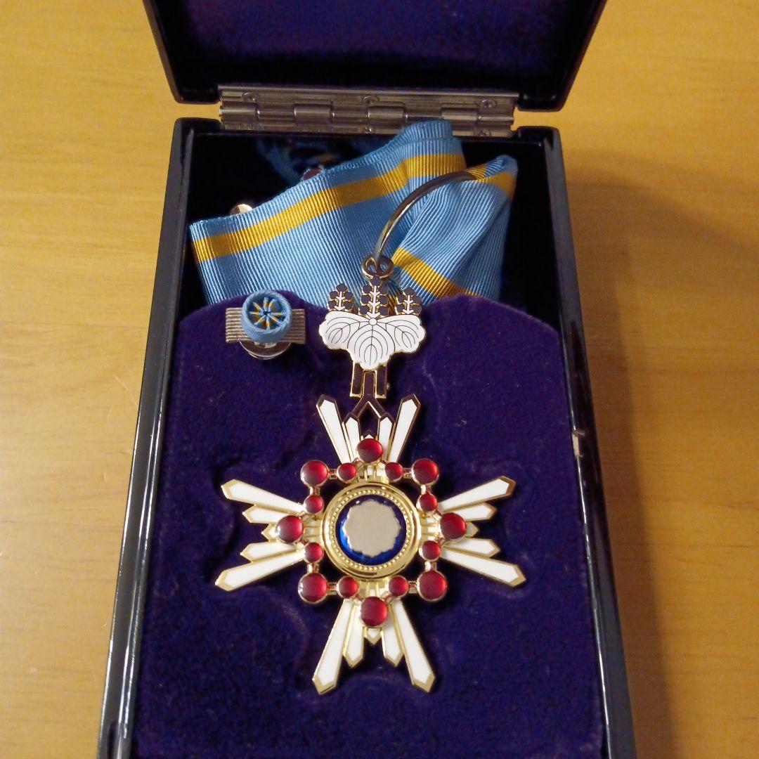 【レア 極美品】瑞宝中綬章 H15年制度改正後 新型 完品 勲三等 勲章 徽章