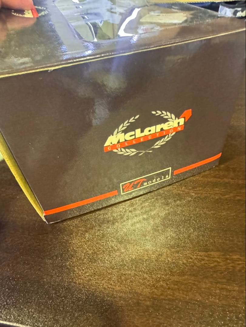 s1348 未開封　UTモデル 1/18 マクラーレンF1 GTR ブラック