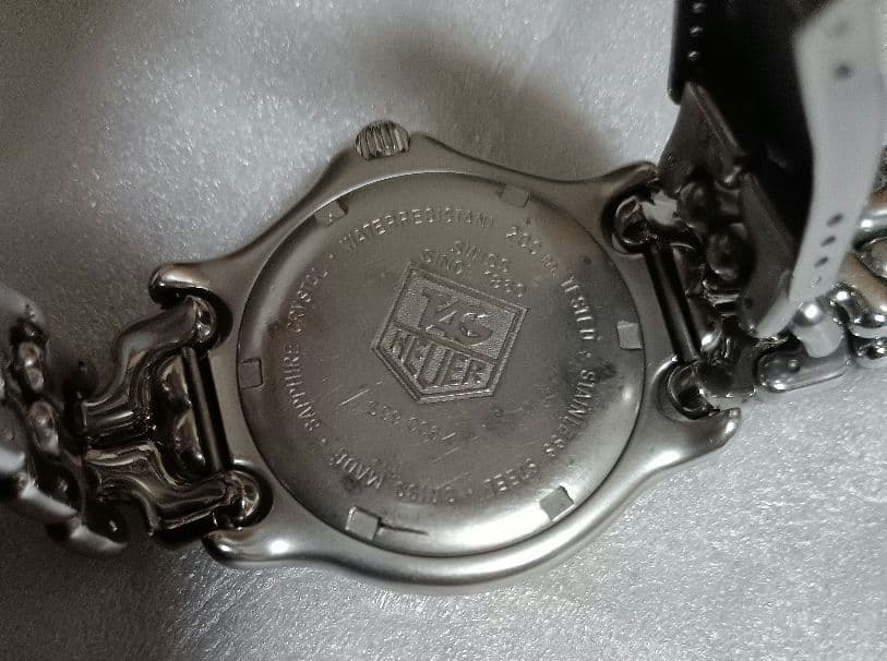 TAG Heuer プロフェッショナル 200m 腕時計ケース＆カード付。