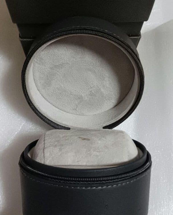 TAG Heuer プロフェッショナル 200m 腕時計ケース＆カード付。