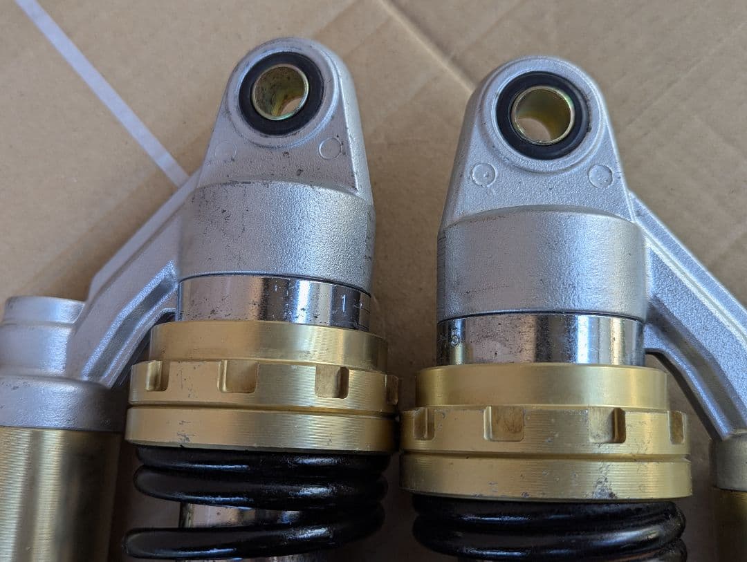 CB400SF ホンダ リアサス SHOWA ショウワ リアショック