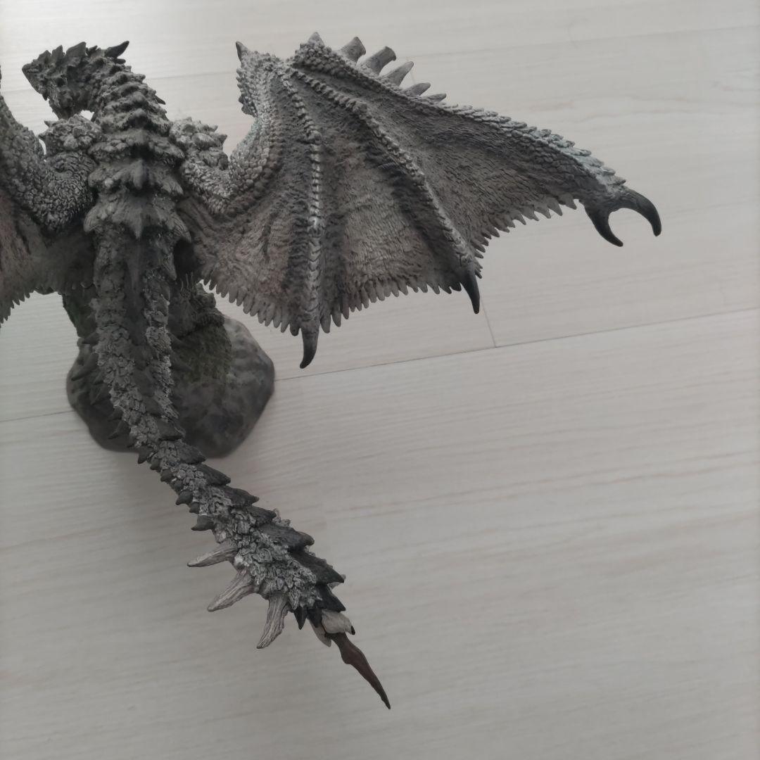 クリエイターズモデル リオレウス 希少種　モンスターハンター　銀【おまけ付き】