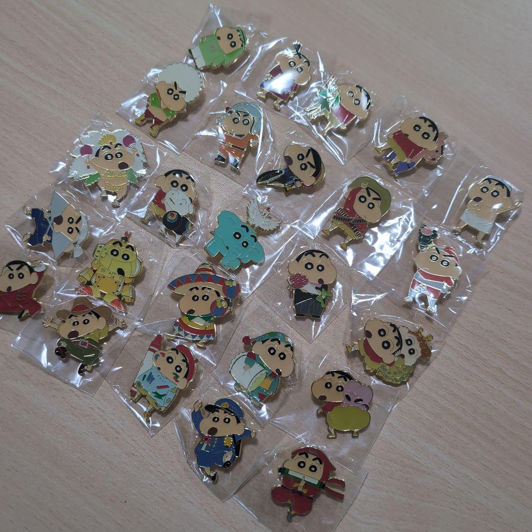 クレヨンしんちゃん 30周年ピンバッジ 25種