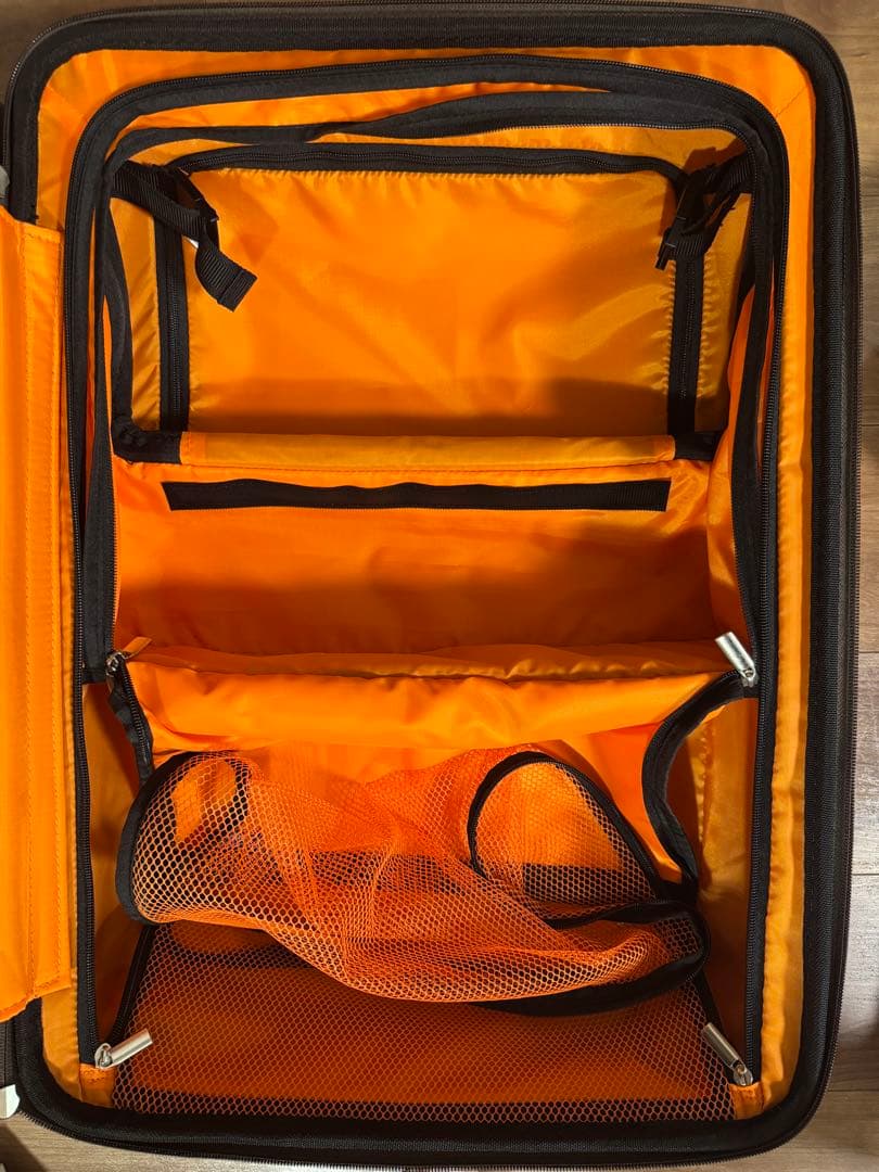 トラベリスト レスト キャリー フロントオーブン 最大71Lまで拡張可能