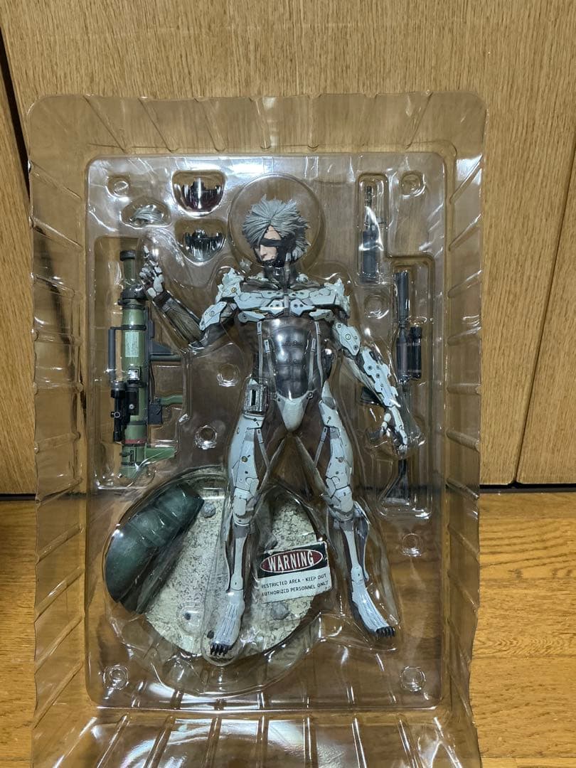 メタルギア　雷電 フィギュア　 ホワイトアーマー