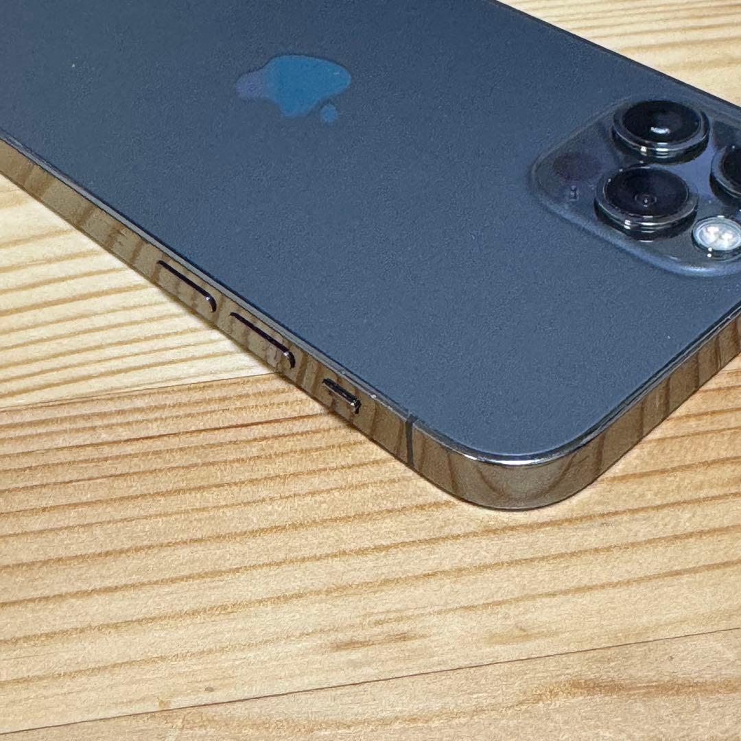 y*y様 美品　Apple iPhone 12 Pro グラファイトSIMフリー