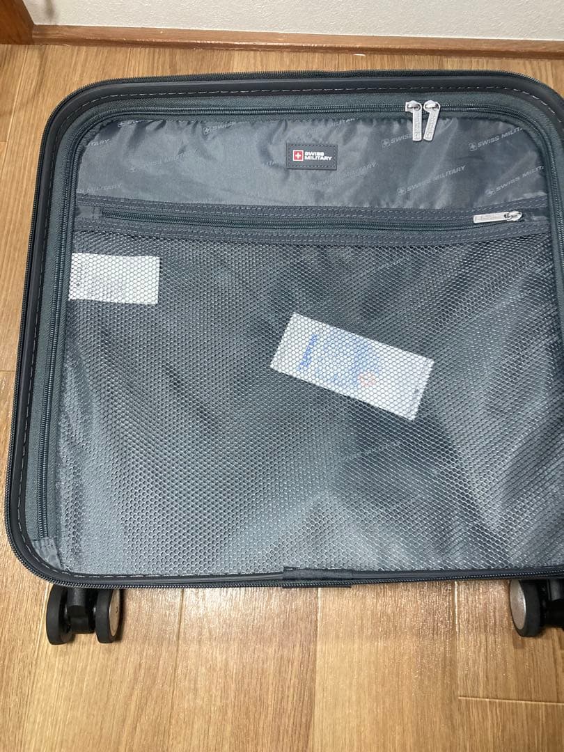 スイスミリタリー キャリーケース 18インチ　37L（拡張時42L）