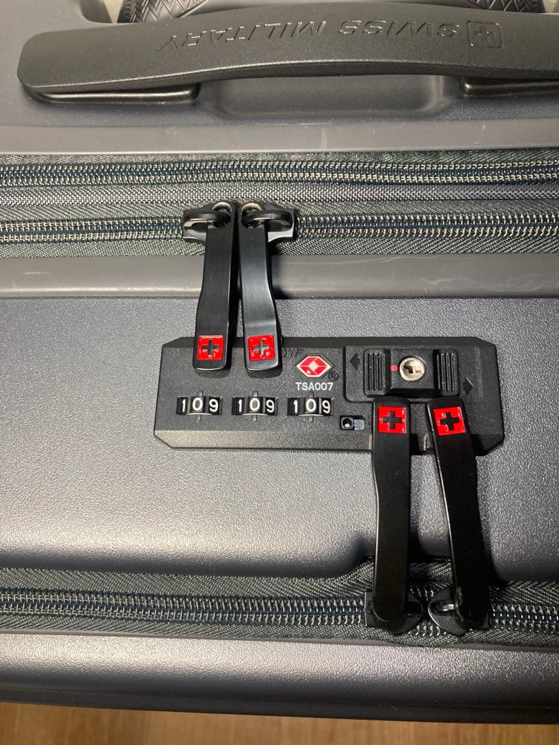 スイスミリタリー キャリーケース 18インチ　37L（拡張時42L）