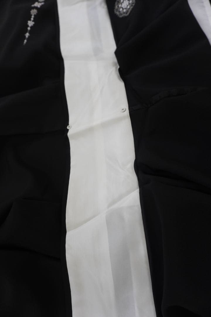 や*き様 白い花の刺繍　黒地付下げ 単衣仕立て