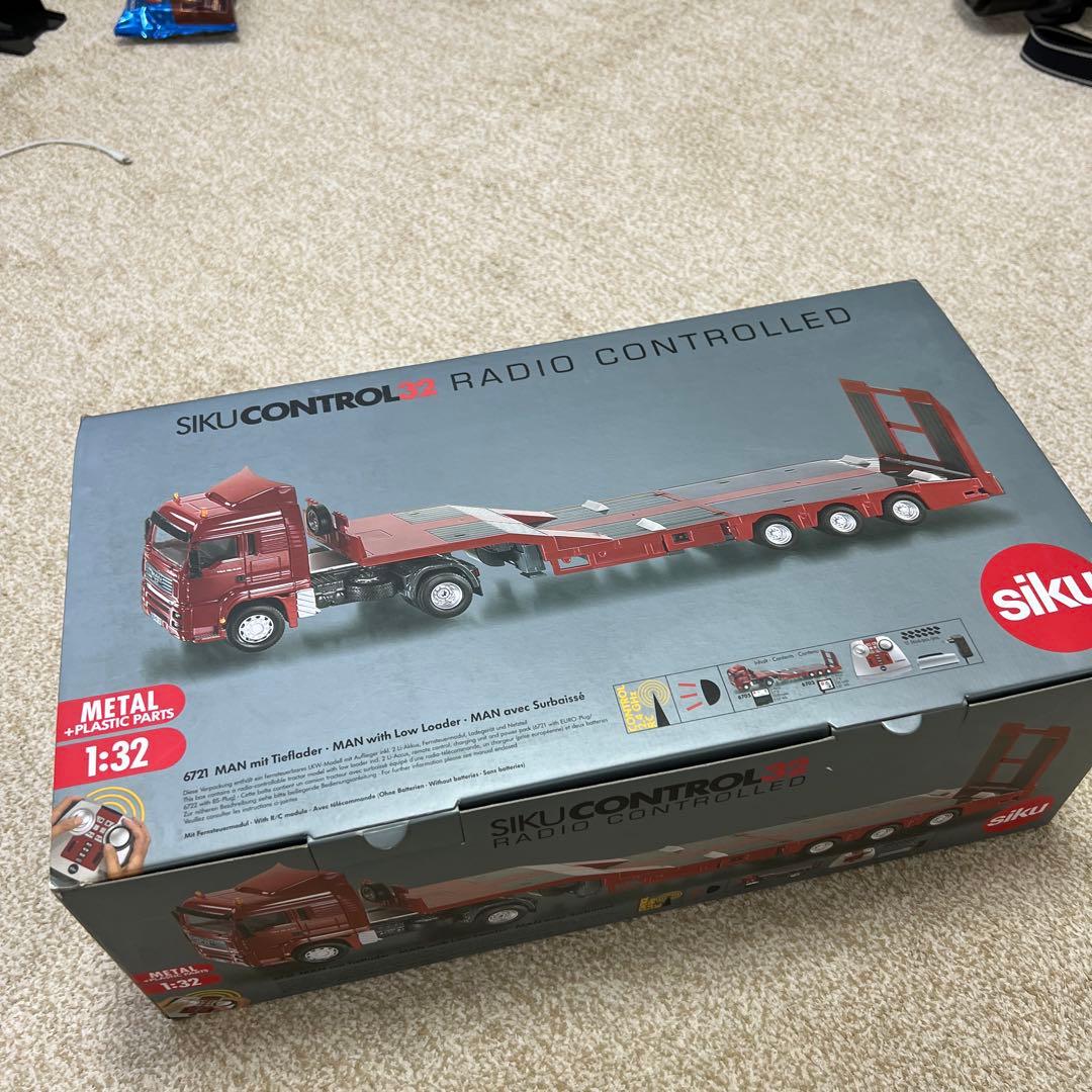 siku control 1/32 トラクタートレーラー