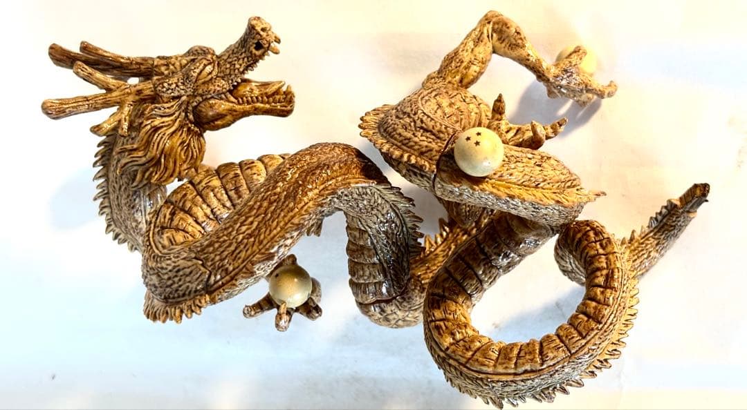 黄楊木の一刀彫り達磨置物。自然木置物。龍置物。黄楊木の一刀彫り虎（2頭）