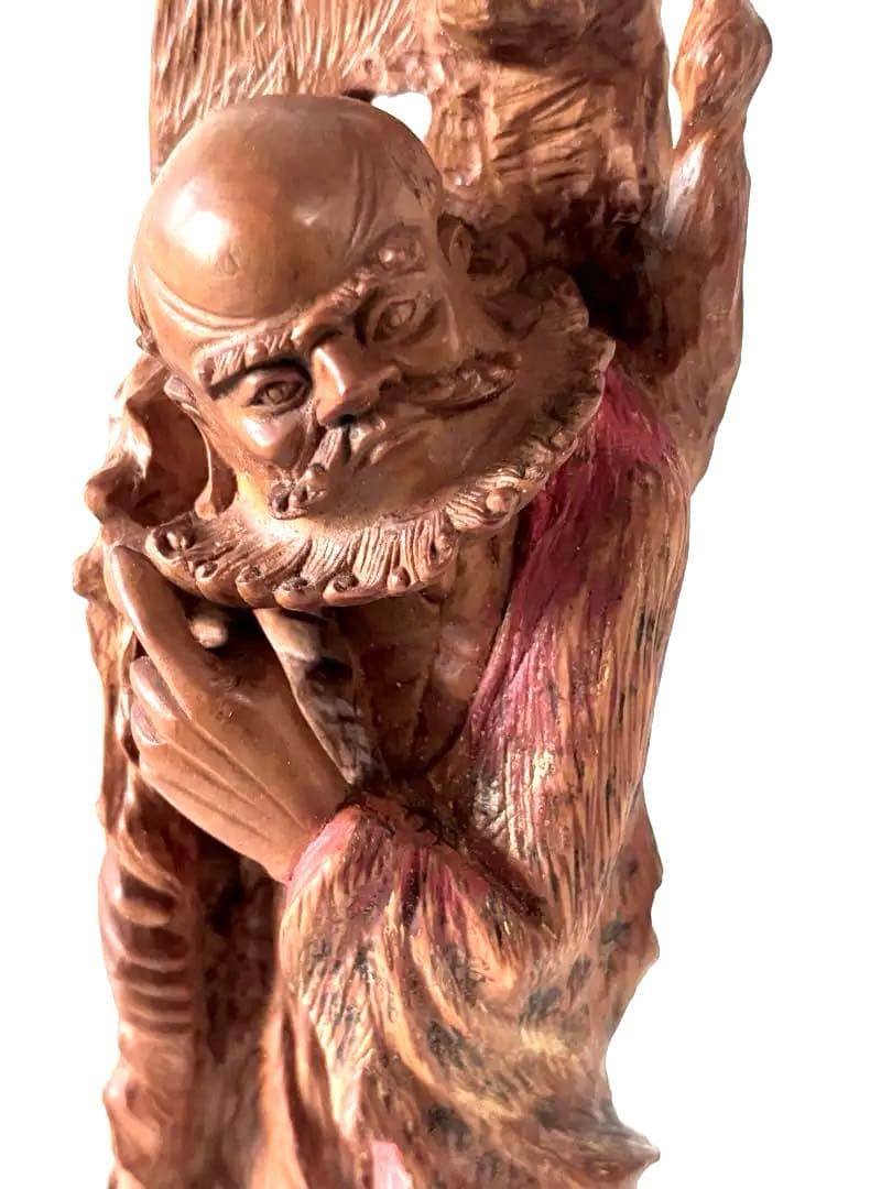 黄楊木の一刀彫り達磨置物。自然木置物。龍置物。黄楊木の一刀彫り虎（2頭）