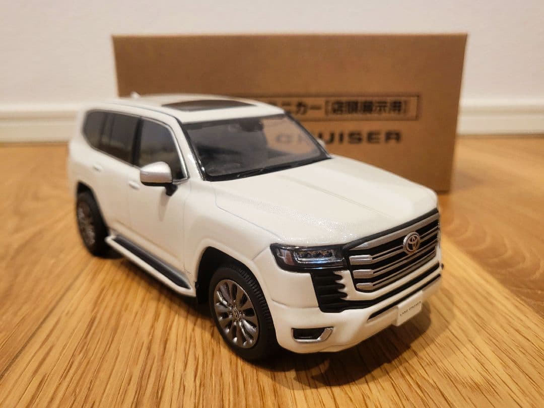 【希少‼ ランドクルーザー300 ミニカー 2台セット まとめ売り】