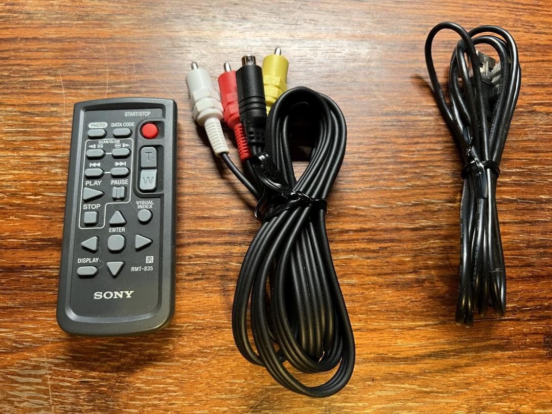 SONY HDR-CX550V ビデオカメラ +　三脚