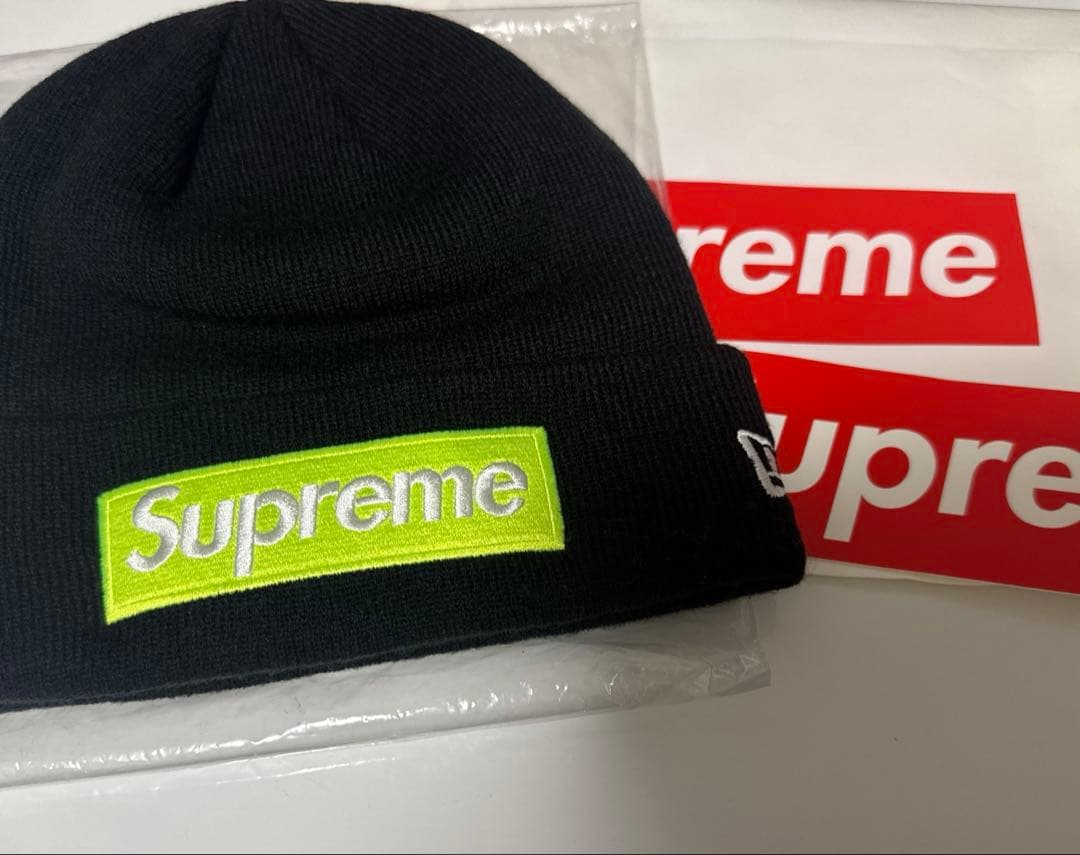 新品未使用　シュプリーム　ニット帽　シール付き