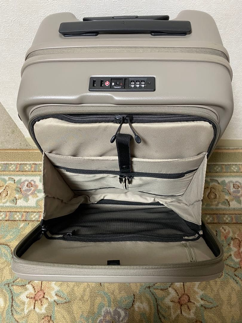 ◾️LOJEL◾️CUBO S REFRESH 37-42L カクタス　スーツケース