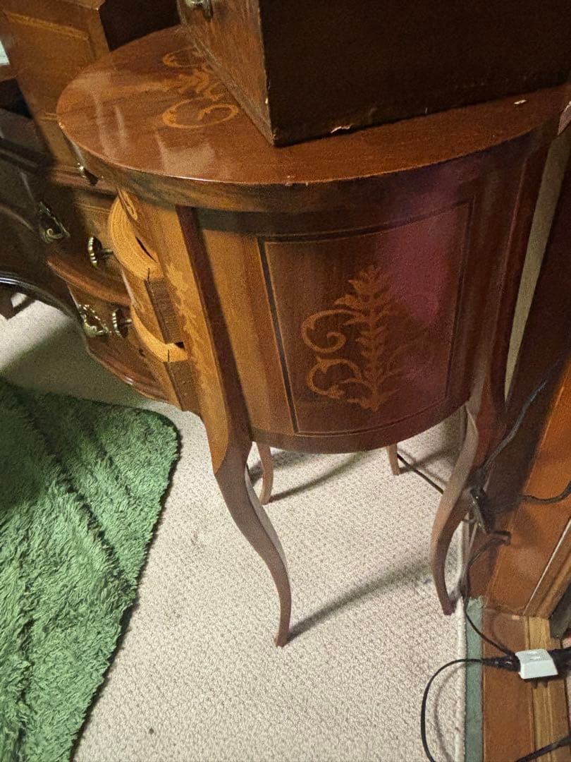 チェスト　サイドテーブル　イタリア製クラシックスタイル　レトロヴィンテージ　猫脚