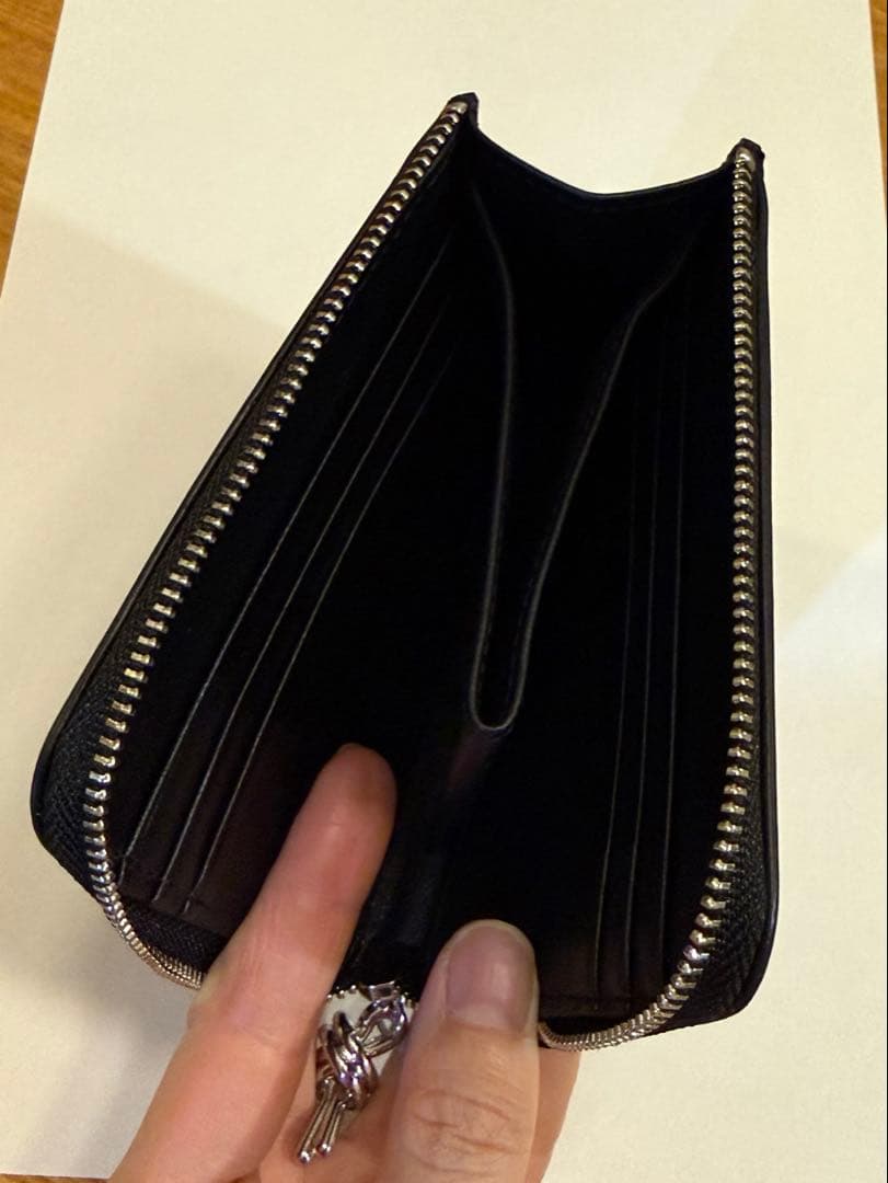 VASIC スタッズ付き二つ折り財布 ブラック/ 新品・未使用