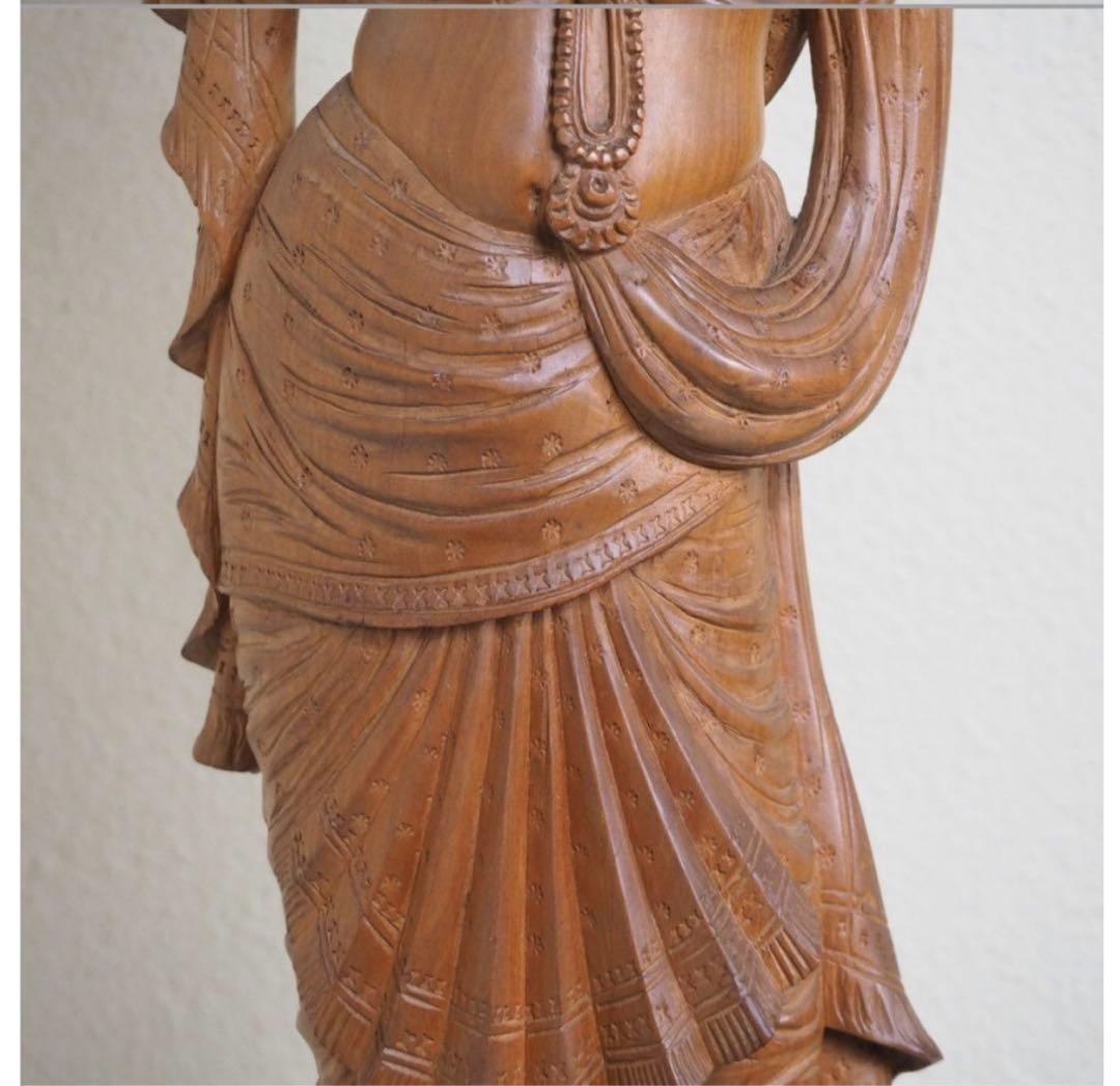 送料無料　時代物　老山白檀香木インド白檀細密彫刻女神像高さ62.5ｃｍ本物保証