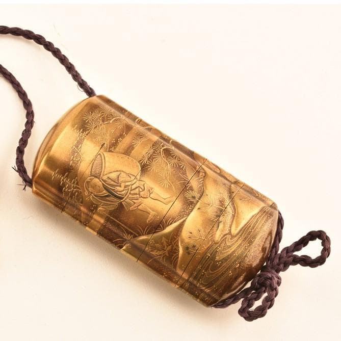 桃太郎の金蒔絵印籠　銘：松花斎（根付　鯉・魚）