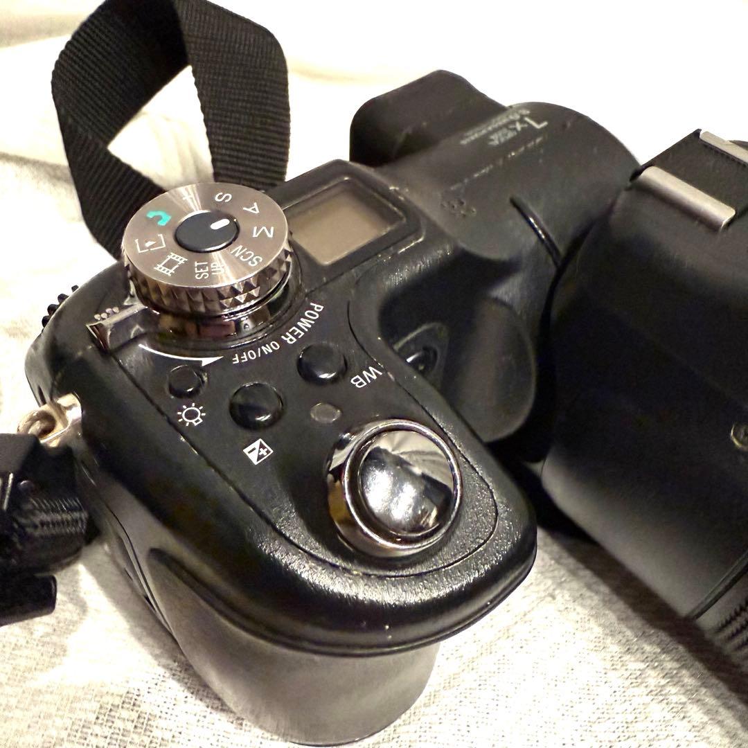 ワンオーナーSONY DSC-F828 デジタルカメラ　ストロボ 新品バッテリー