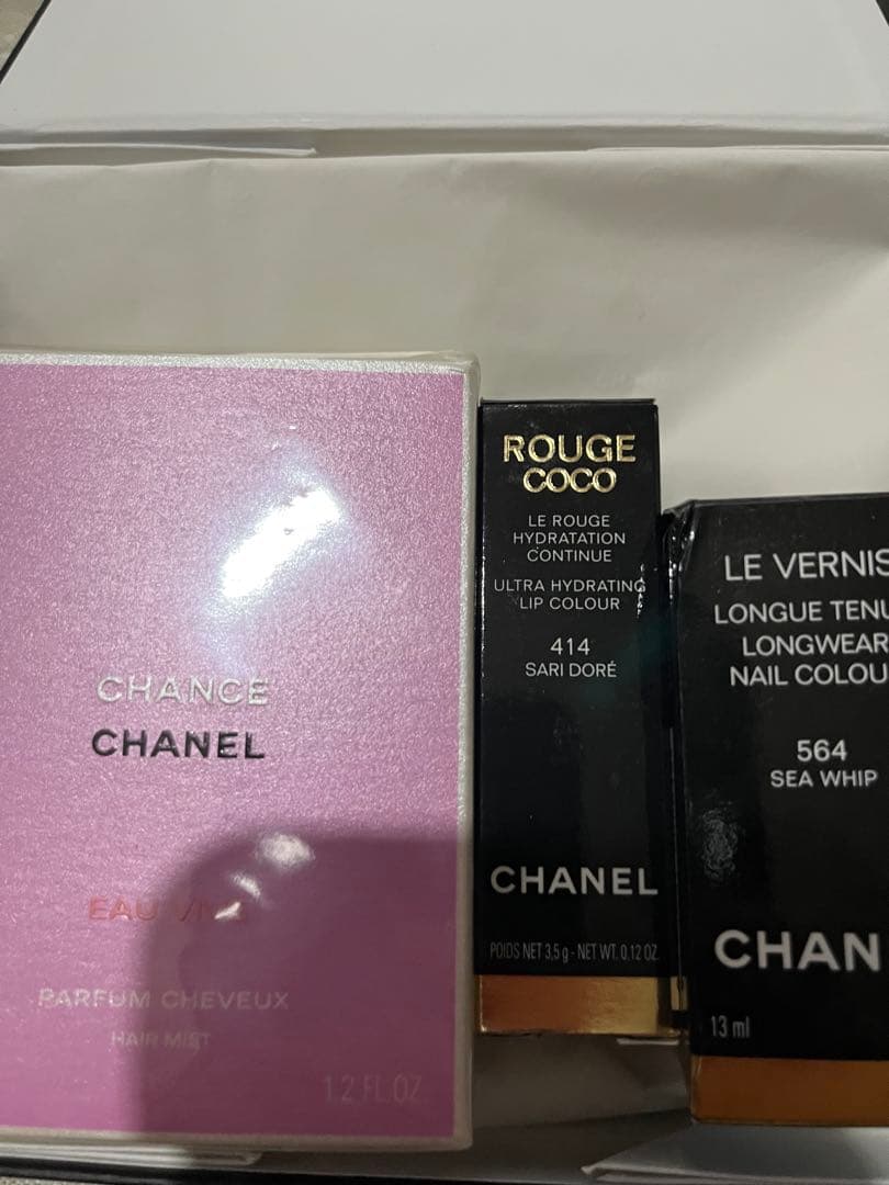 【CHANEL】未使用ギフトボックス　ヘアミスト・リップ・ネイル3点セット