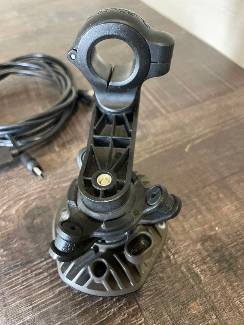 QUAD LOCK 充電器 + バイクマウント