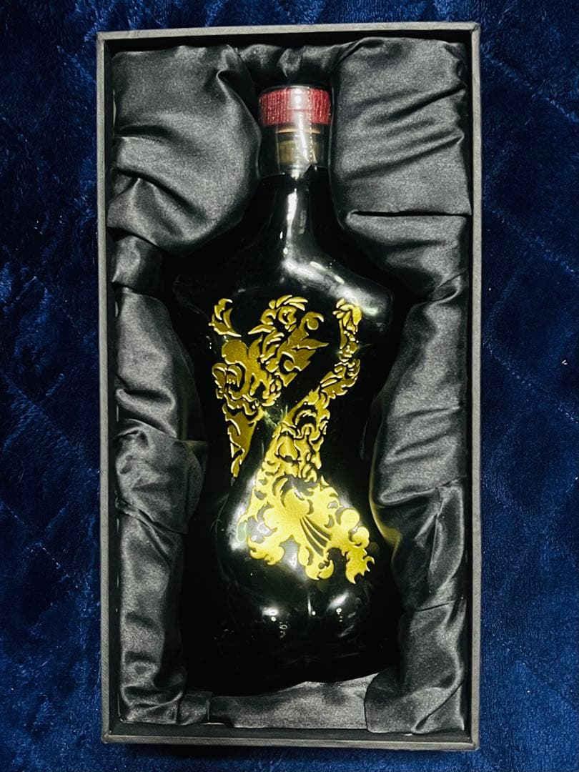 刺青の女ボトル コブラ COBRA 墓場の画廊