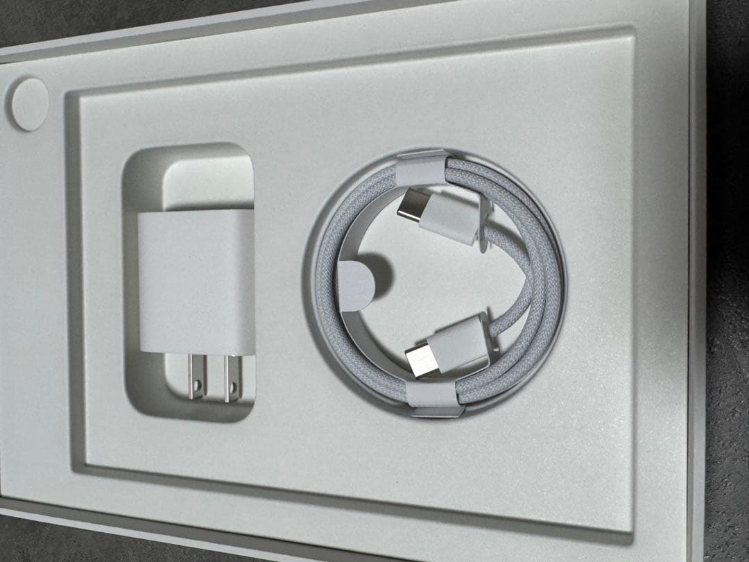 シ*ウ様 iPad mini A17Pro （第7世代）128GB スペースグレ