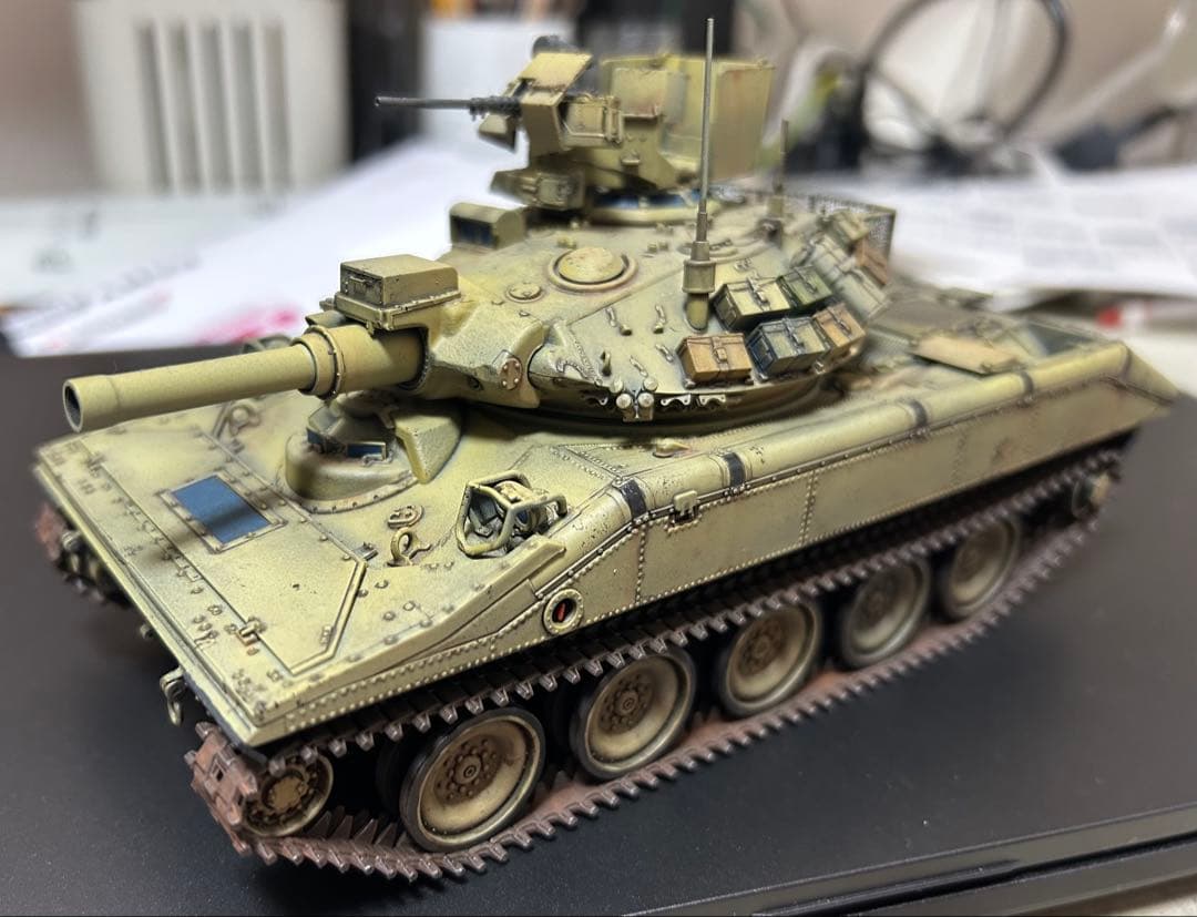 戦車　プラモデル完成品　1/35 スケール