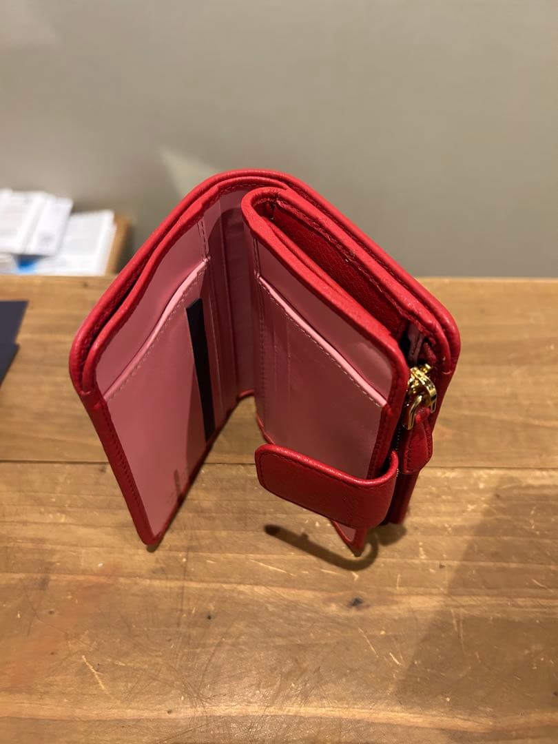 【新品・未使用】PRADA 二つ折り財布