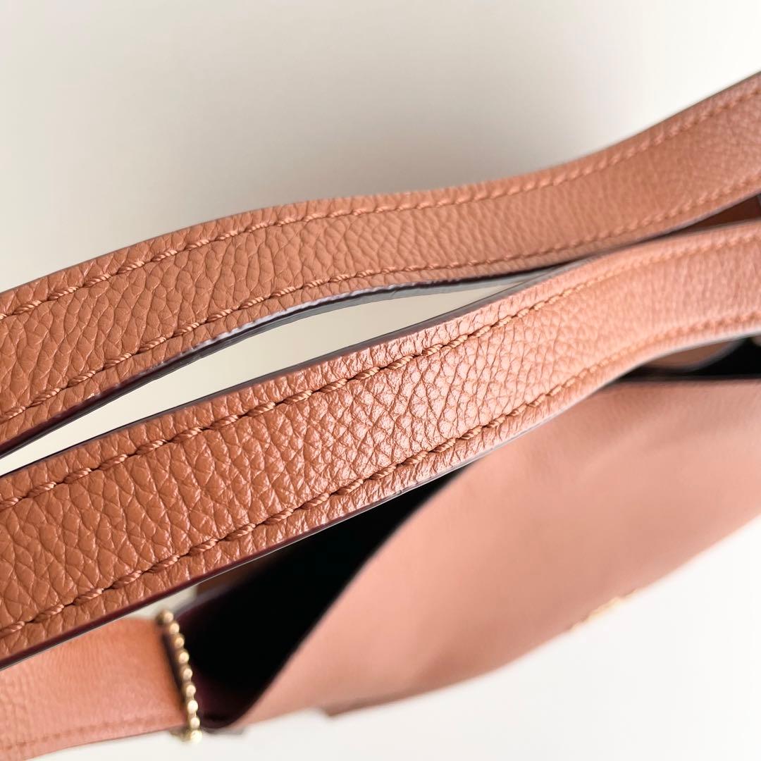 コーチ COACH ハンドバッグ ハドリー ホーボー レザー ほぼ新品