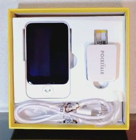 POCKETALK 翻訳機 本体と付属品