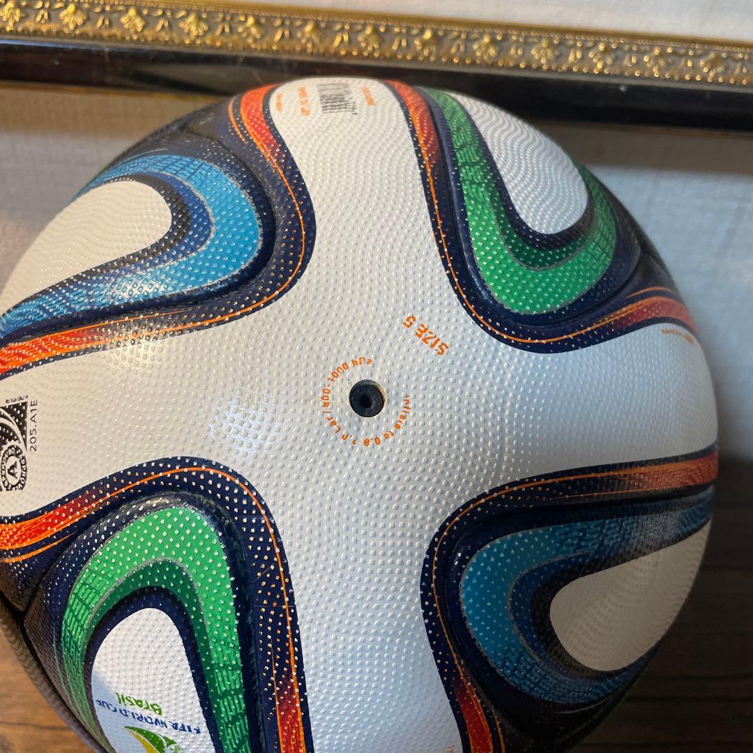 サッカー公式球　ブラズーカ　５号級