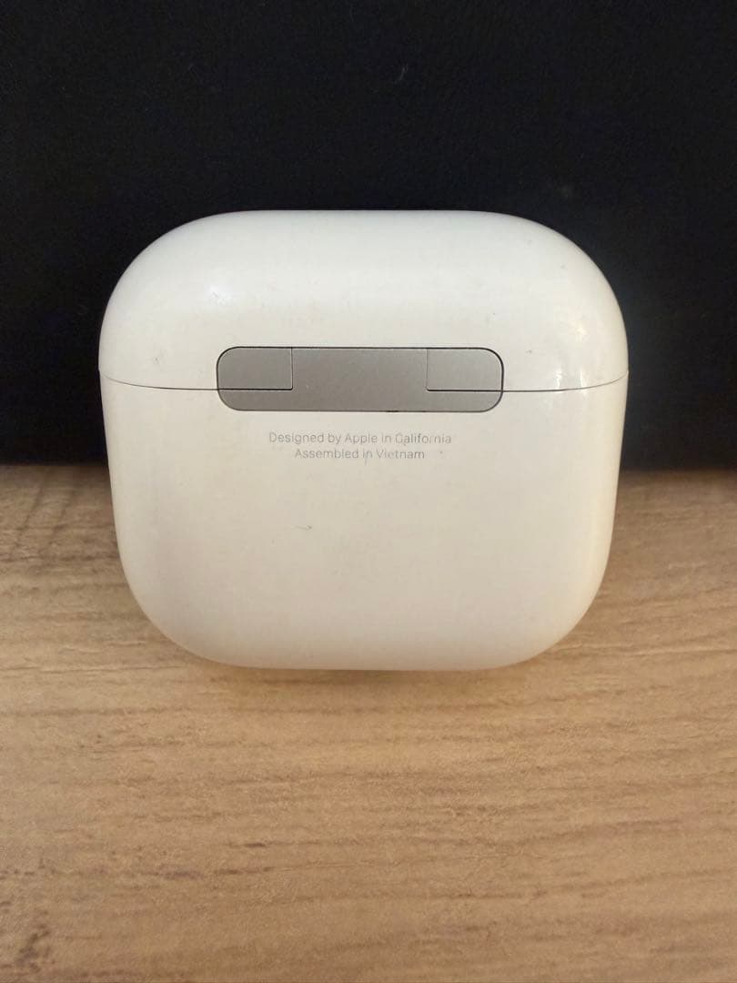 AirPods 4世代　ノイズキャンセリング搭載モデル