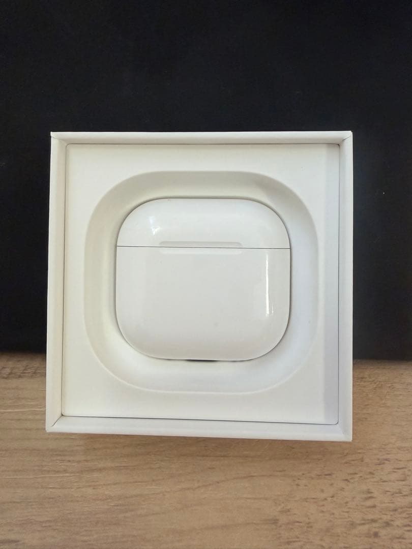 AirPods 4世代　ノイズキャンセリング搭載モデル