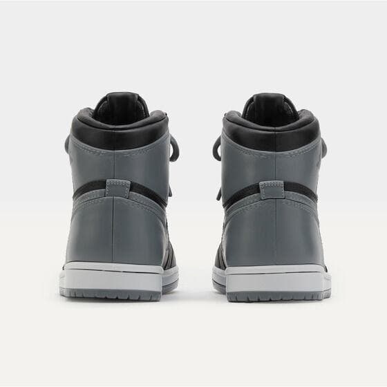 スニーカー”NIKE AIR JORDAN 1”プラモデルキット