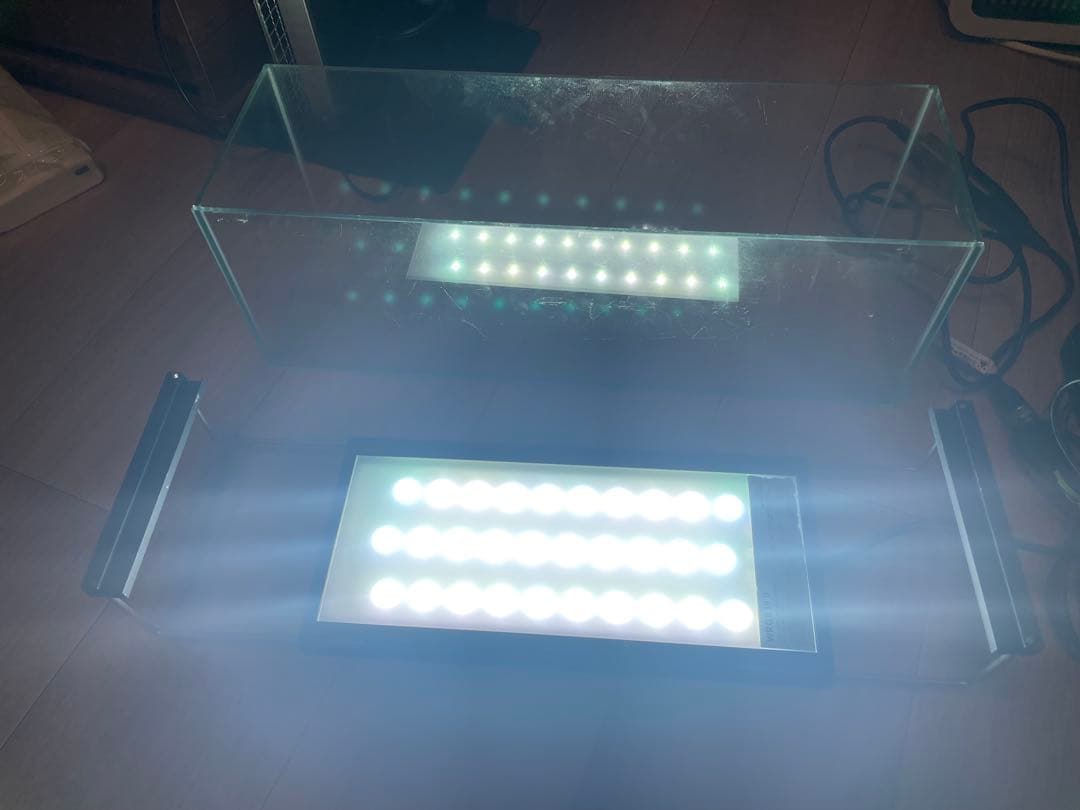 chihiros wrgb2 30 と45センチガラス水槽