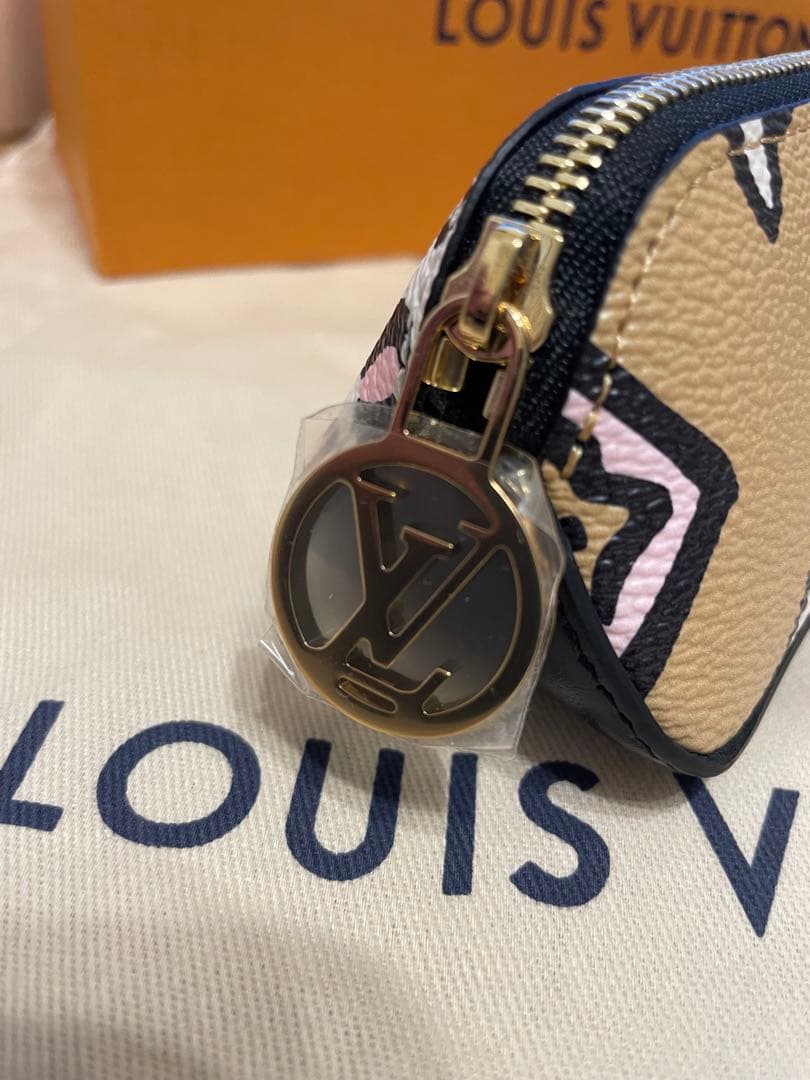 OK 未使用品Louis Vuitton ペンケース　モノグラム ヒョウ柄