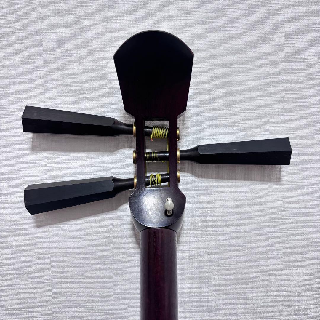 ■ 津軽三味線 子持 綾杉彫 紅木 二枚溝