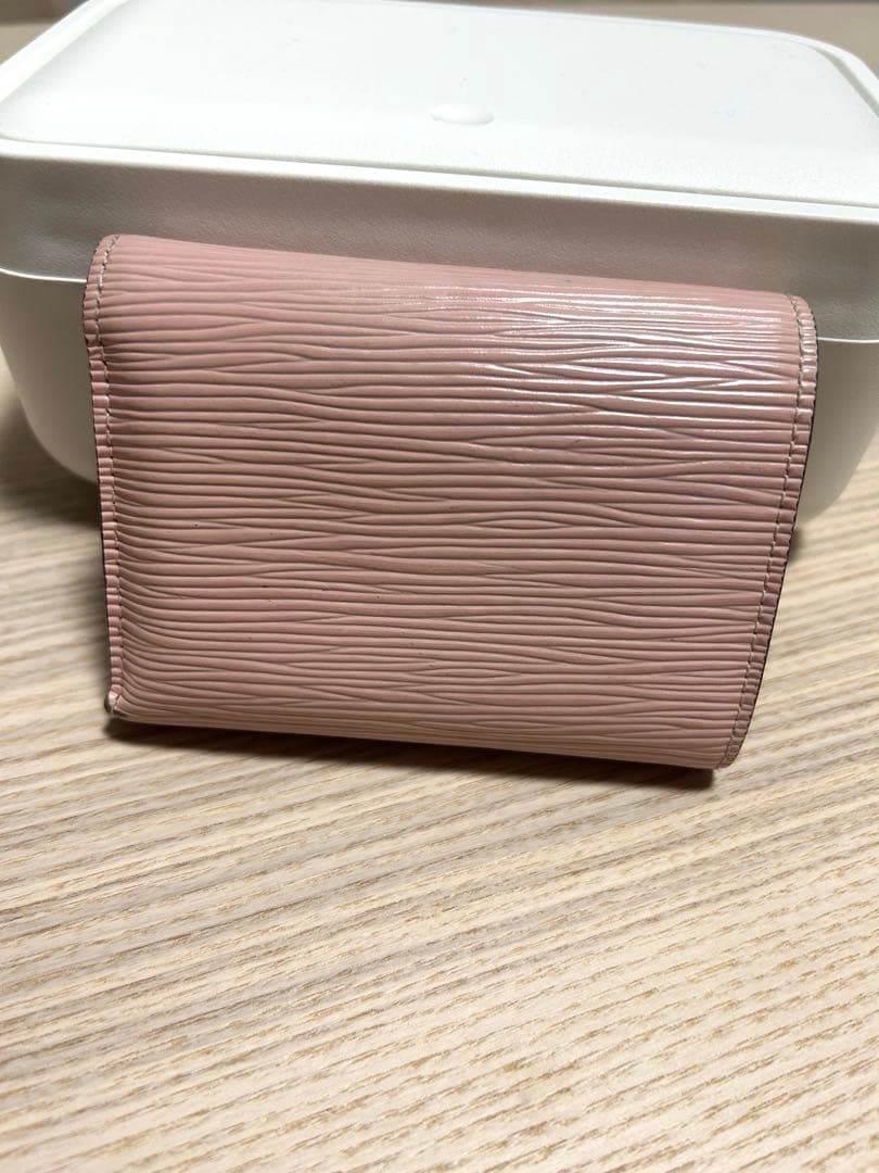 LOUIS VUITTON エピ レザー ピンク 財布M62946
