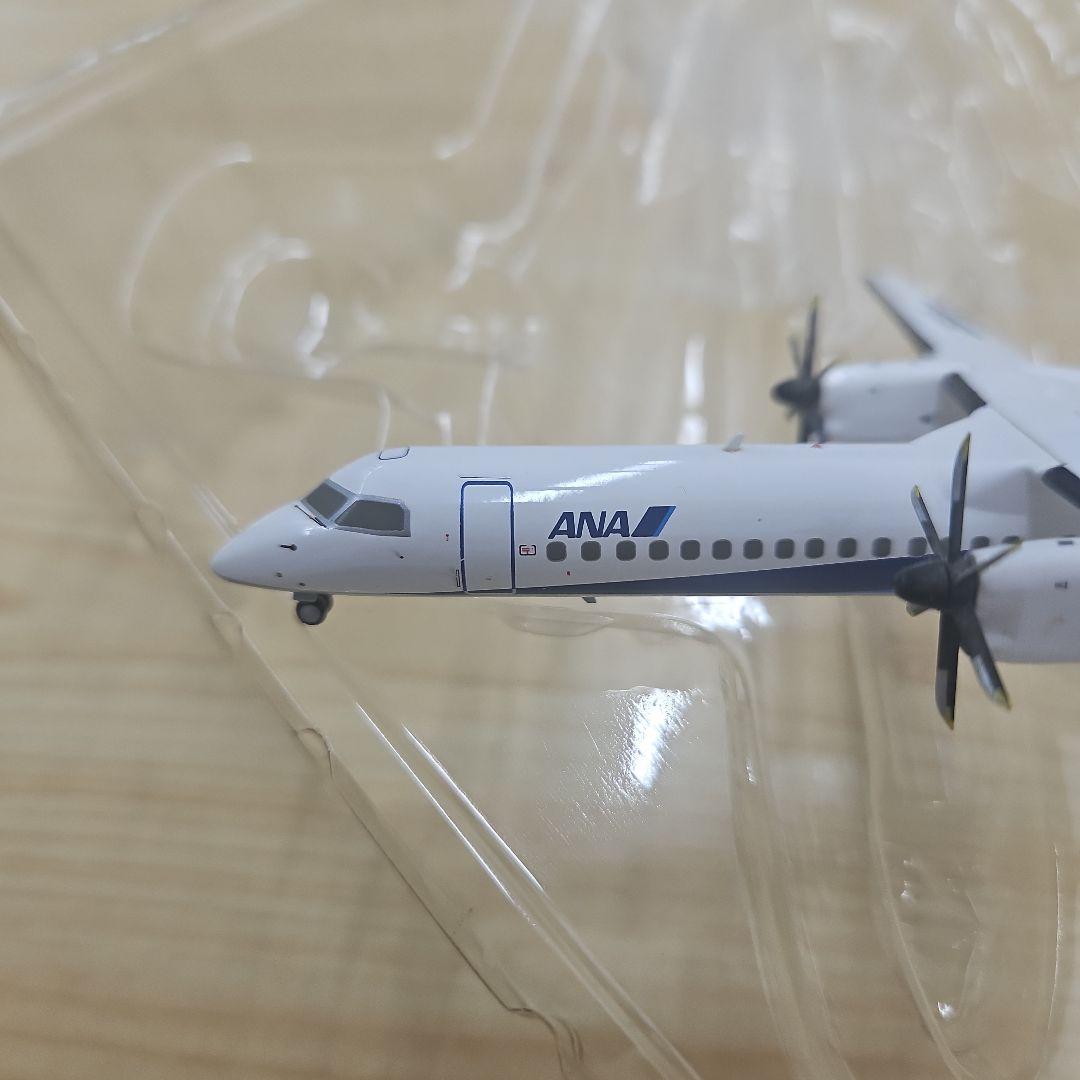 全日空商事 1/200 ANA DHC-8-400 DH28008