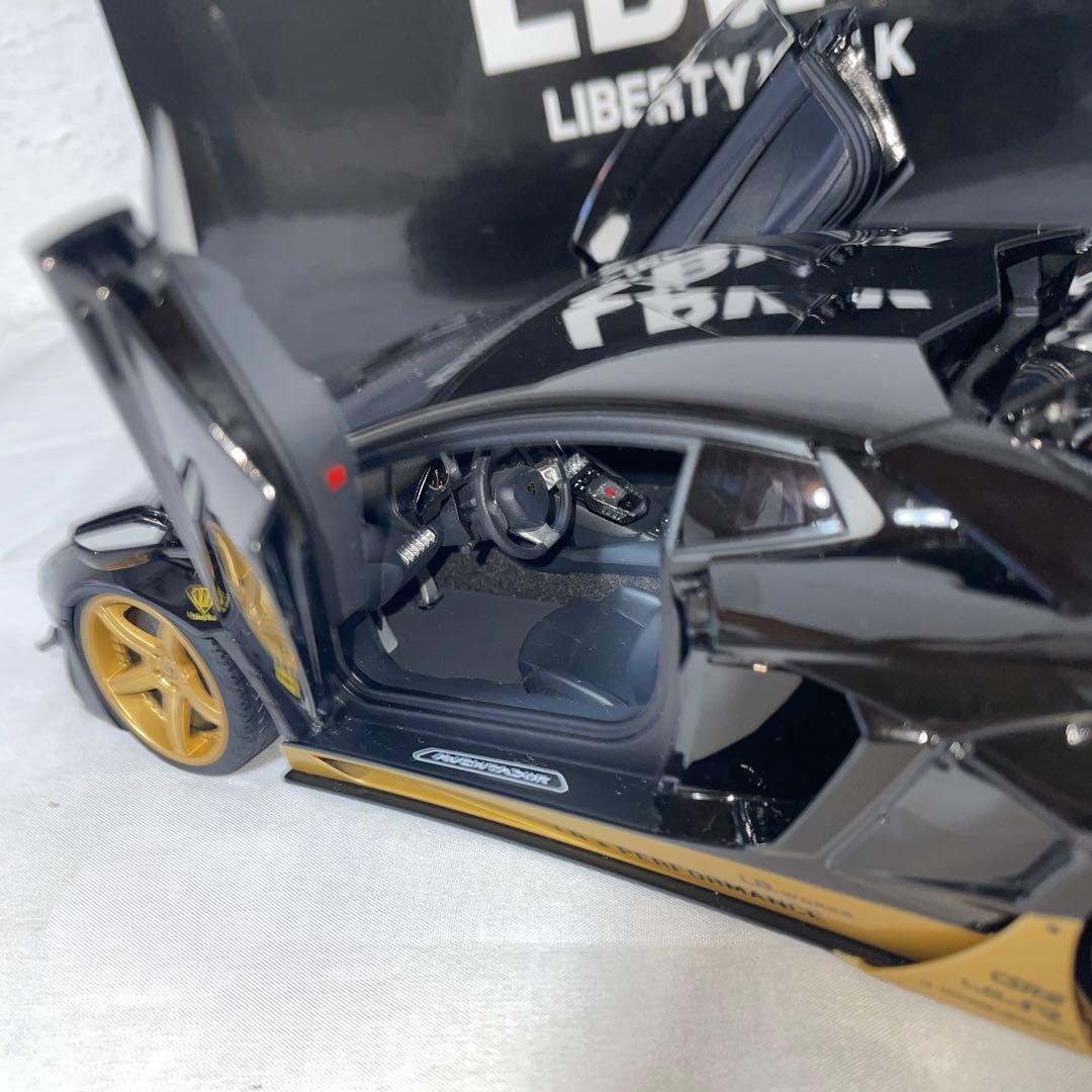 オートアート　1/18　ランボルギーニ　アヴェンタドール　リミテッドエディション