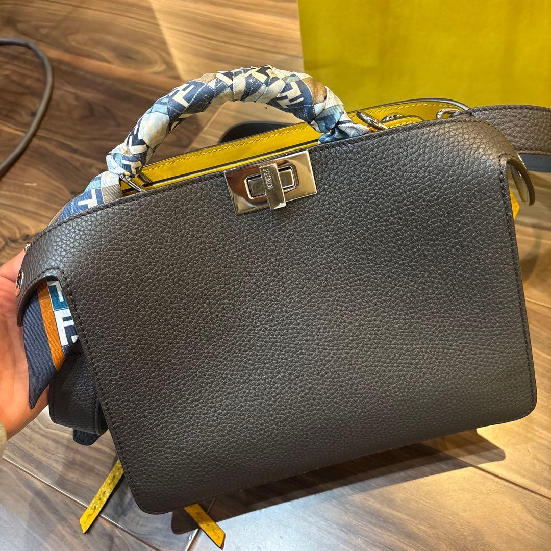 FENDI ピーカブー ISeeU スモール　ショルダーバッグ