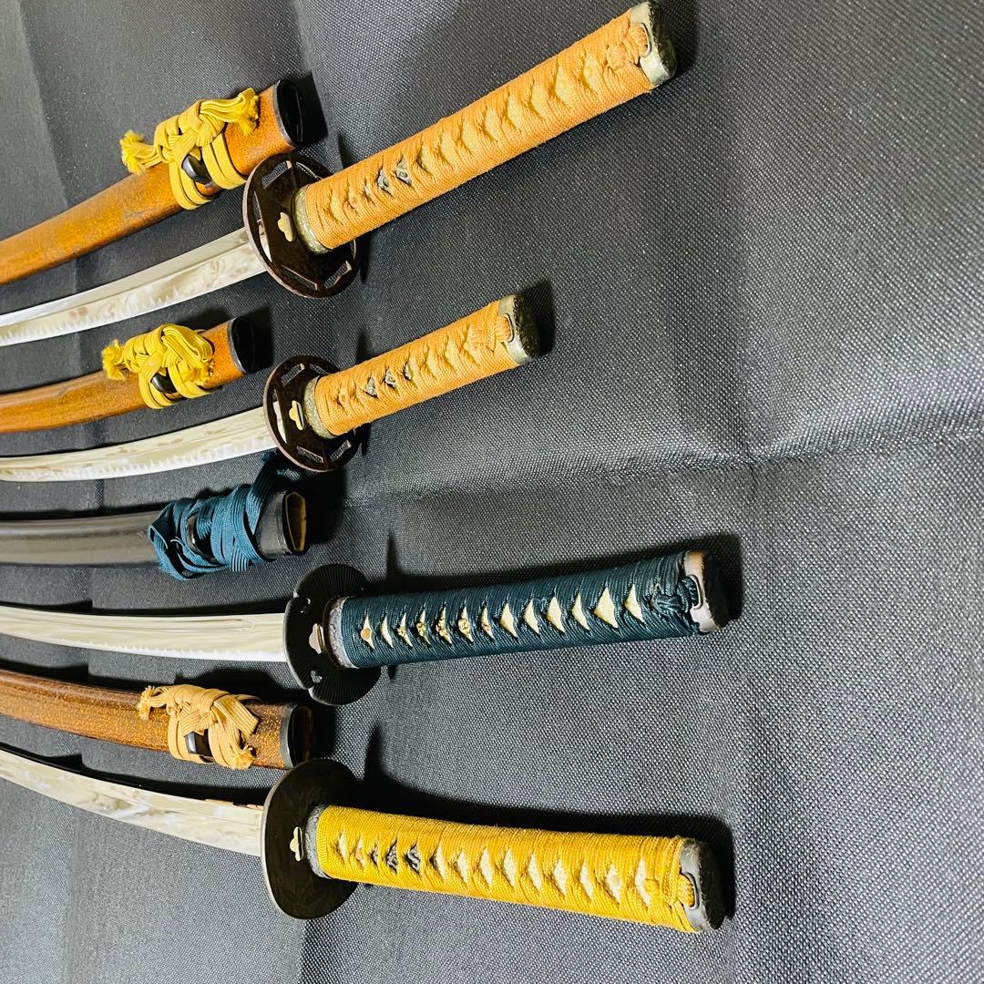 模造刀 のたれ刃紋 居合刀 4本セット 太刀 脇差 コレクション （B02）