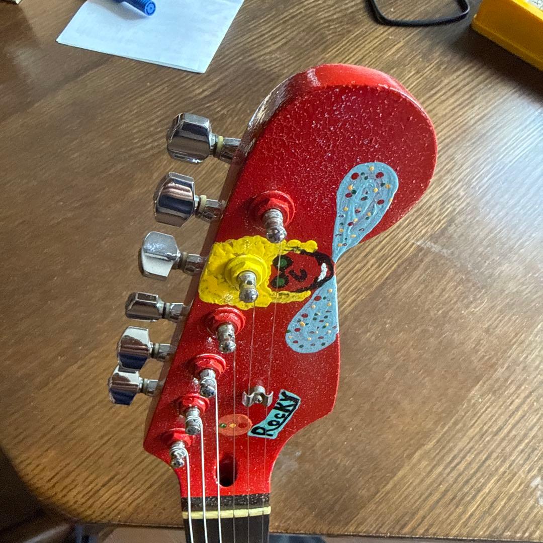 フェンダー　ストラトタイプ　ビートルズのジョージロッキー風エレキギター動作良好